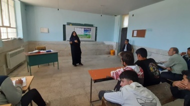 تأکید بر توسعه کشت زعفران و ضرورت حفاظت از خاک در دوره‌های آموزشی روستای خمه الیگودرز