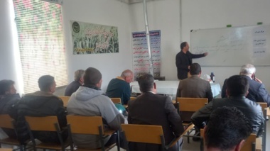 ترویج کشاورزی علمی با آموزش کاربردی؛ برگزاری دوره اهمیت آزمون خاک در شیروان بروجرد