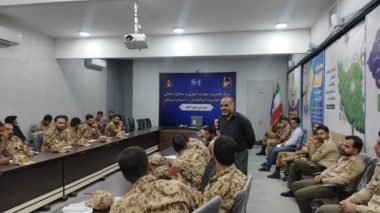 زنبورداری؛ هنرِ مدیریت طبیعت برای سربازان وظیفه در پادگان حمزه سیدالشهدا (ع)